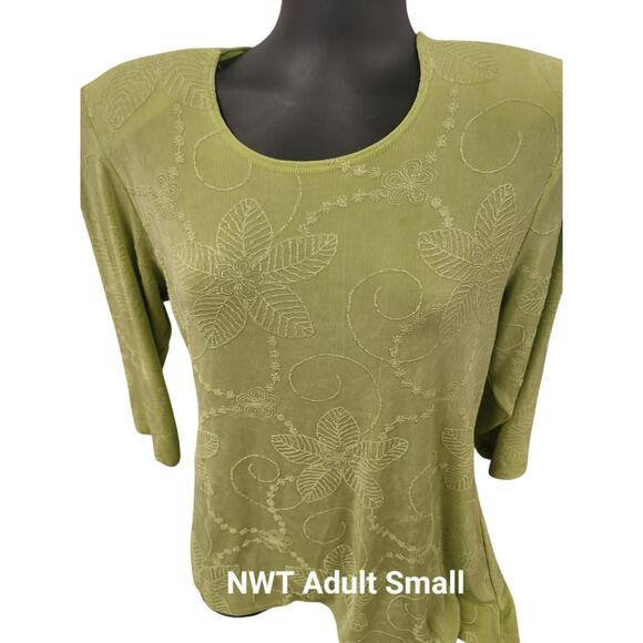 Picadilly Fashions Apple Green Embroidered 3/4 Sleeve Top NWT Size Small - Picture 1 of 3